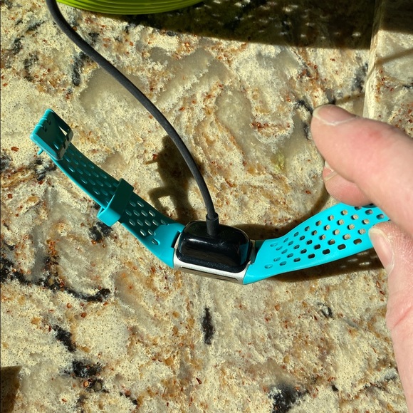 Fitbit Charge 5 extra bands and charging cord used item - Picture 6 of 6